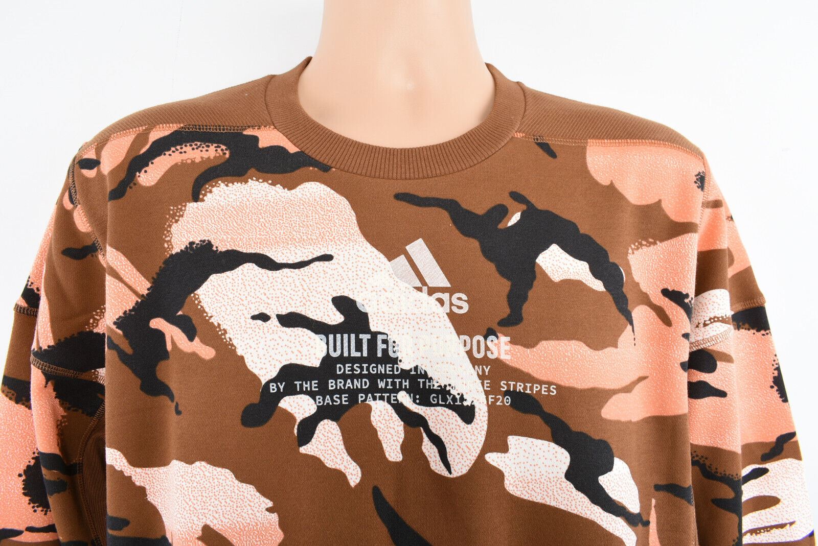 ADIDAS Men's Z.N.E. Graphic Print Crew Neck Sweatshirt, Wild Brown, size SMALL