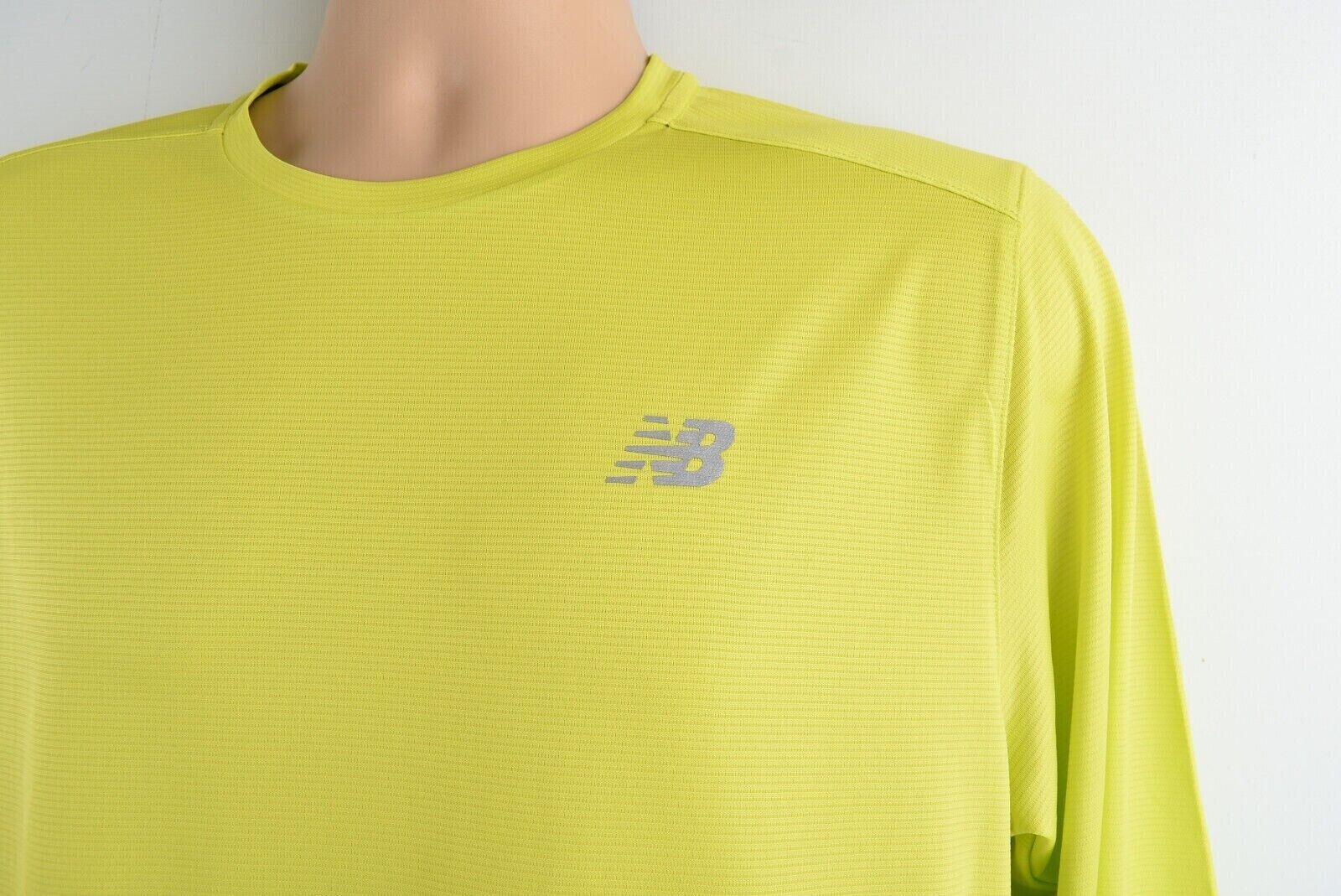 NEW BALANCE Men's ACCELERATE Long Sleeve Running Top, Neon Yellow, size SMALL