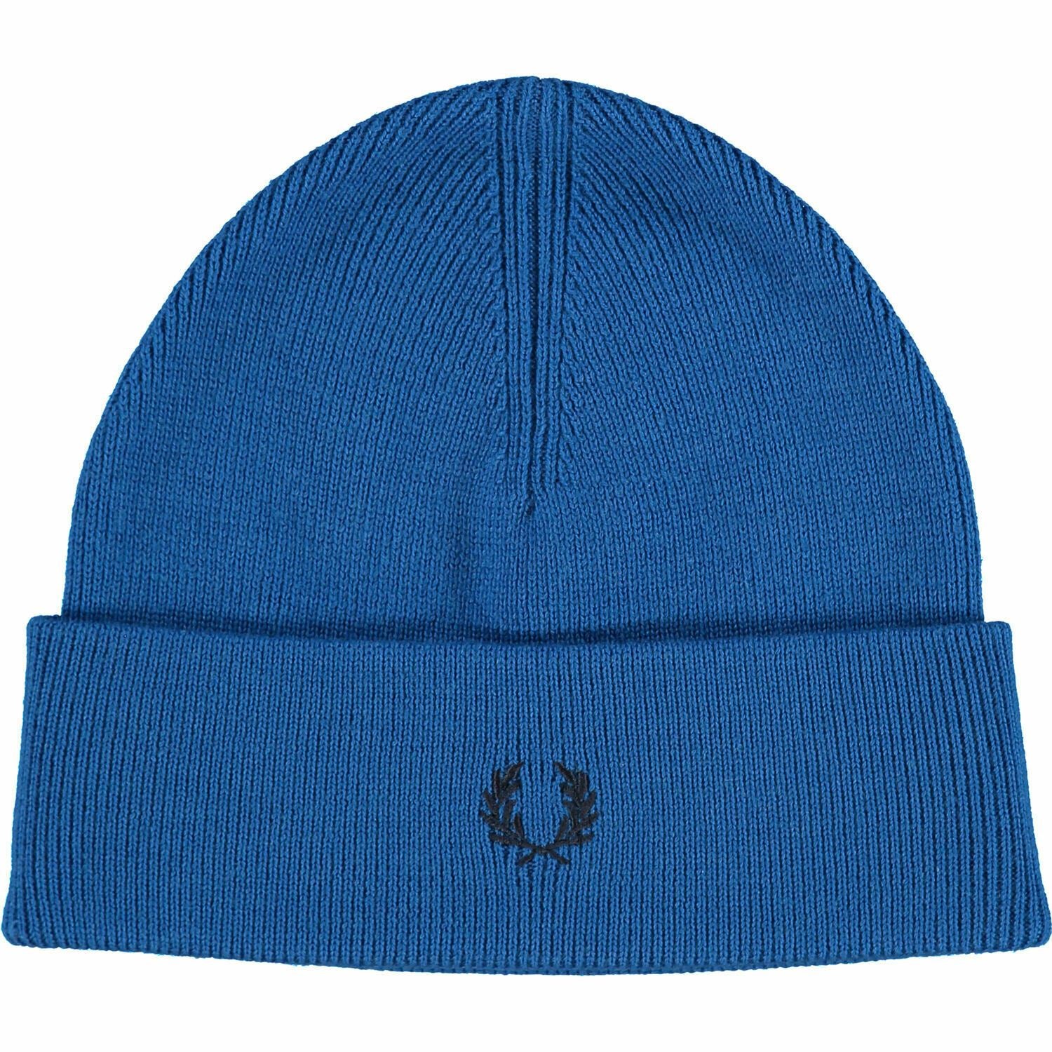 FRED PERRY Menâs Rib Knit 100% Wool Logo Beanie Hat, Mid Blue