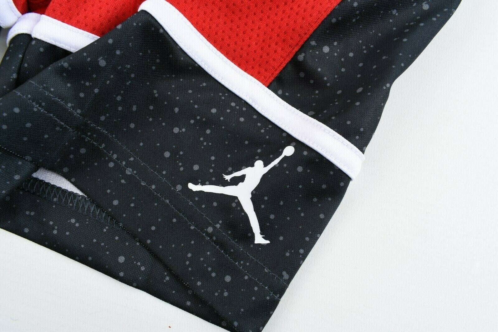 NIKE AIR JORDAN Boys' Basketball Shorts, Colour-block, Red/Black, size 4 Years