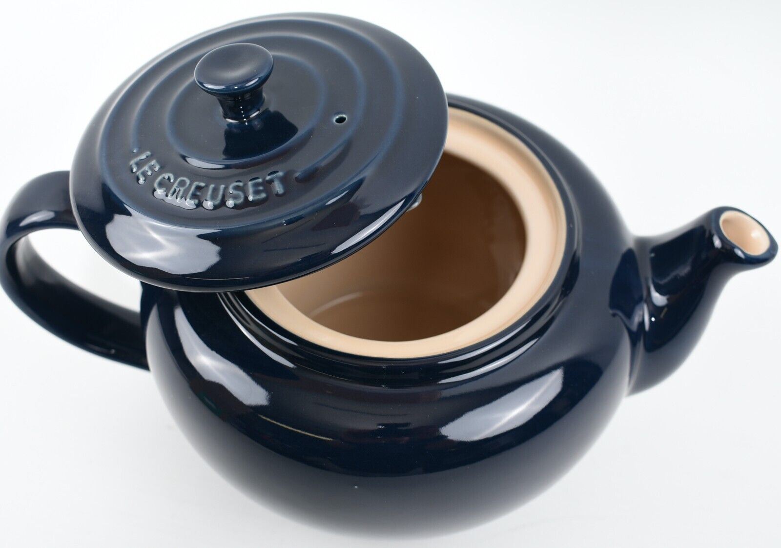 LE CREUSET Stoneware: Navy Blue Round Teapot 1L