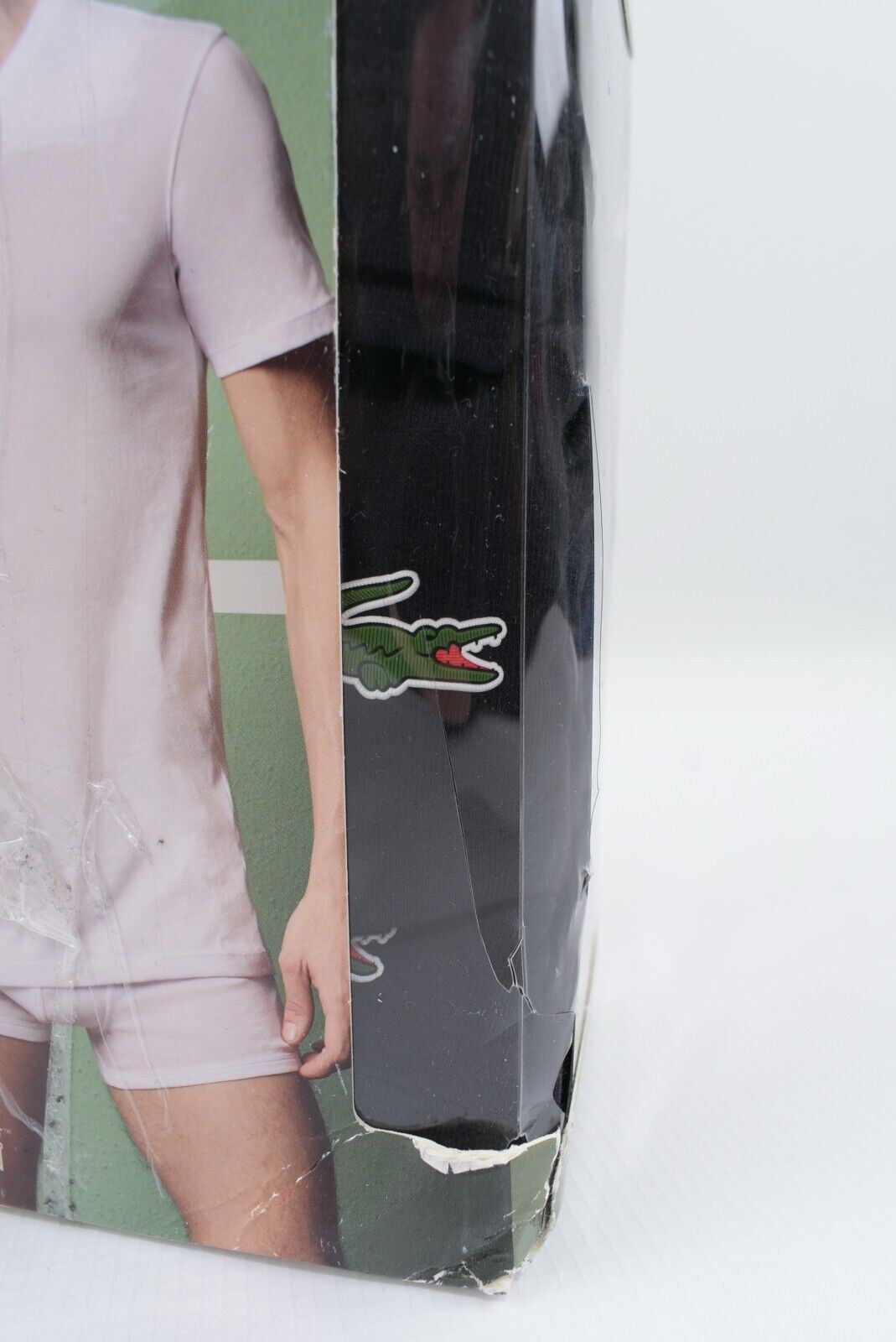 LACOSTE Men's 3-Pack Short Sleeve V-neck T-Shirts, Black, size M *damaged box*