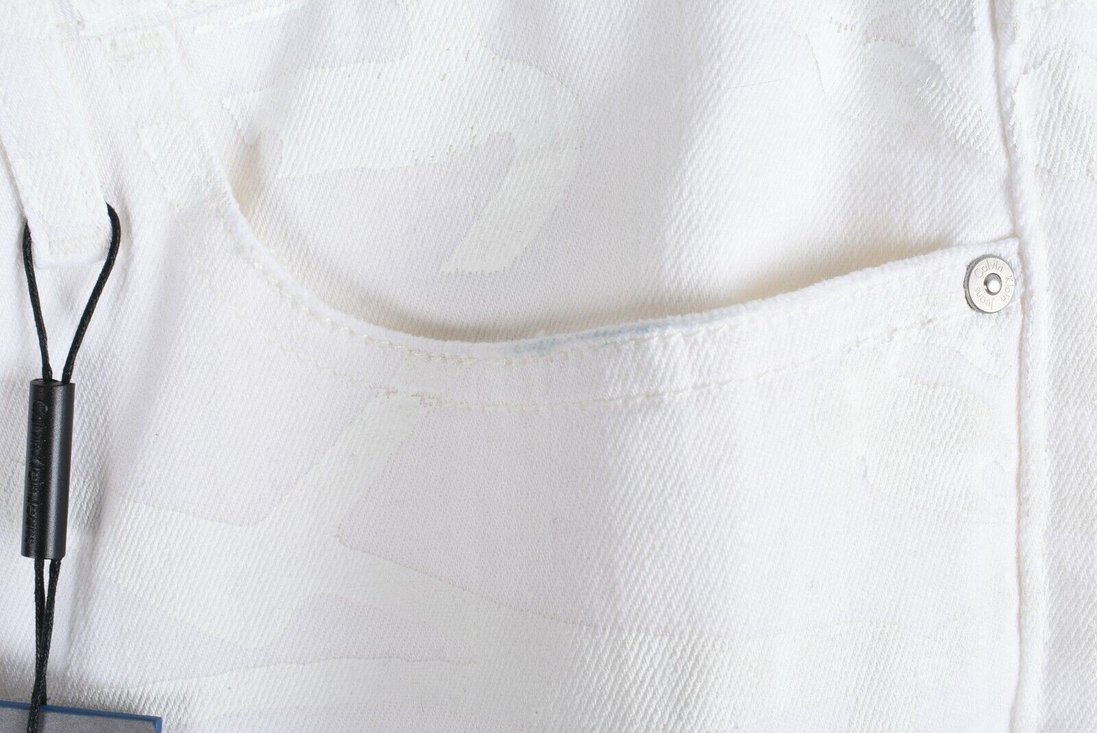 CALVIN KLEIN Women's BOYFRIEND Jeans, Slim Fit, White Graffiti, size W30 L31