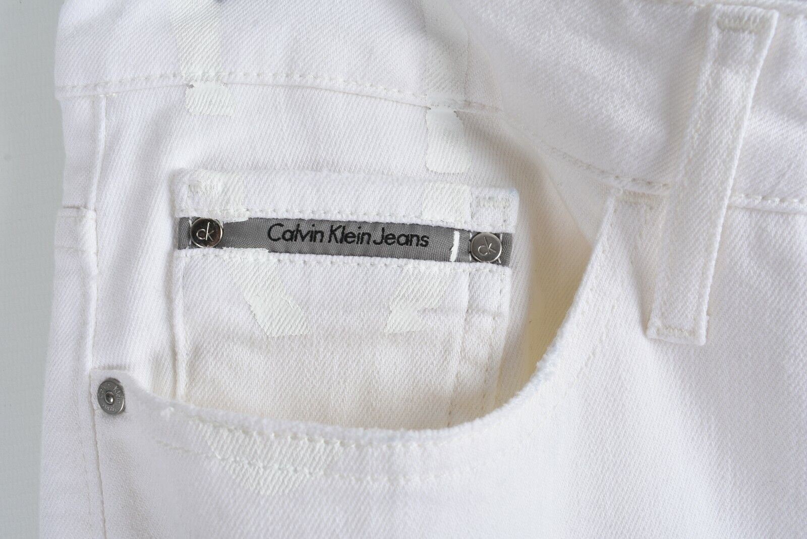 CALVIN KLEIN Women's BOYFRIEND Jeans, Slim Fit, White Graffiti, size W30 L31
