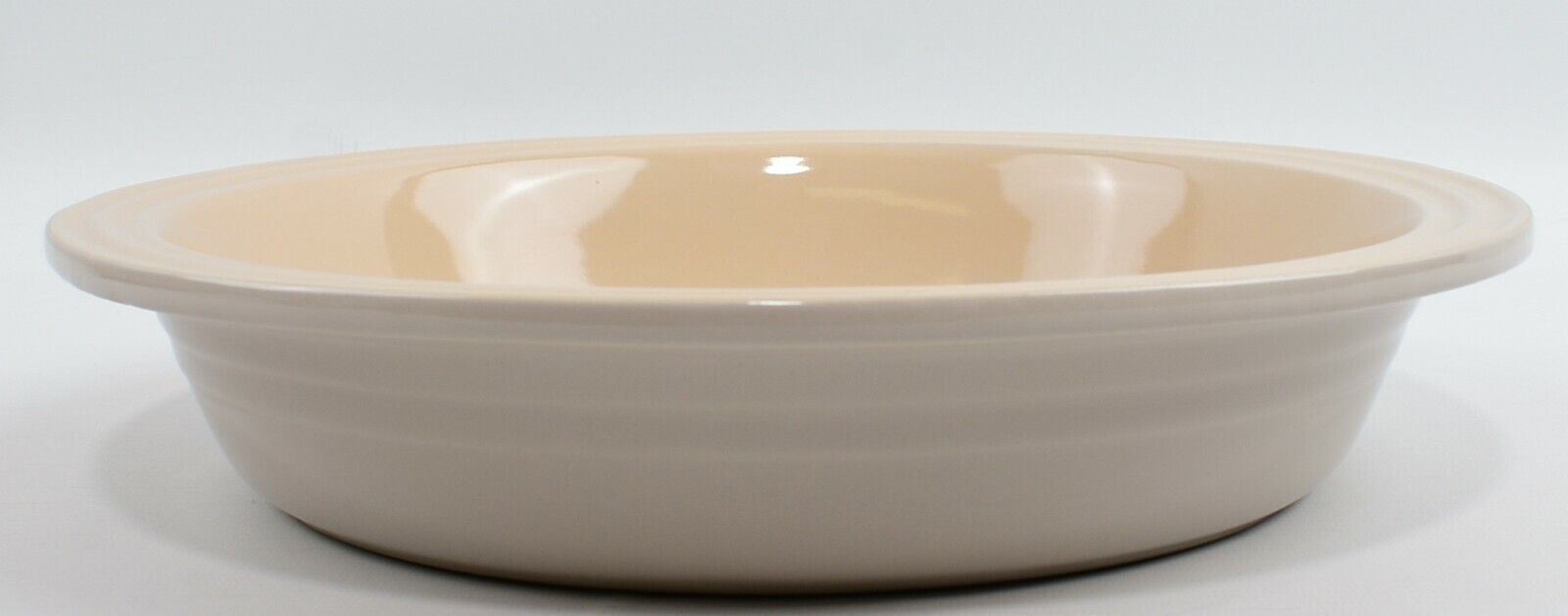 LE CREUSET Round Baking Dish 26cm in diameter x 5.5cm deep, Mushroom Grey