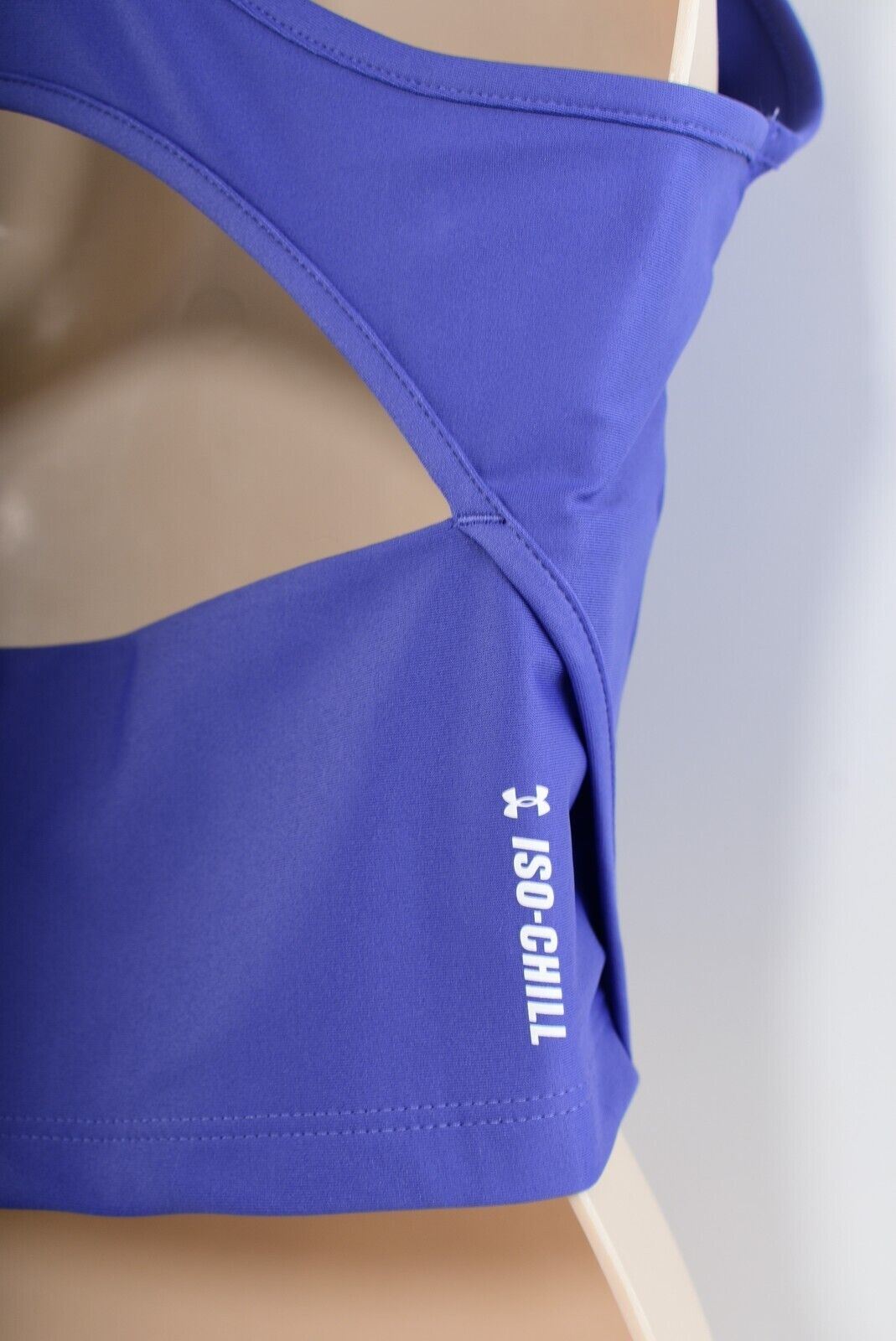 UNDER ARMOUR Women's ISO-CHILL Activewear Crop Top, Isotope Blue, size M (UK 12)