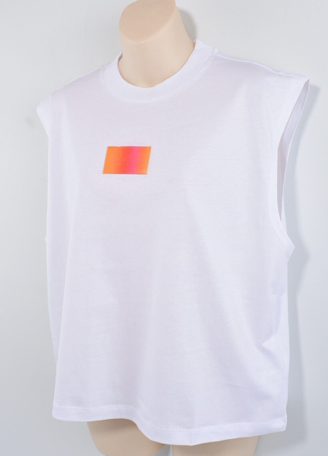 CALVIN KLEIN JEANS Women's Gradient Badge Logo Vest Top, White, size M /UK 12