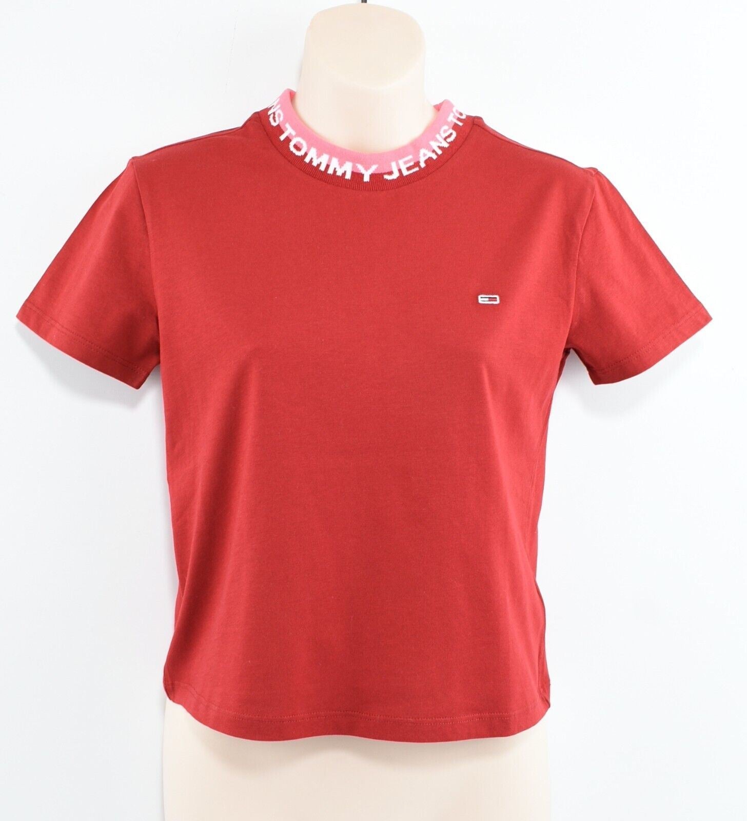 TOMMY HILFIGER Women's Logo Neck Cropped T-shirt, Wine Red, size S /UK 10