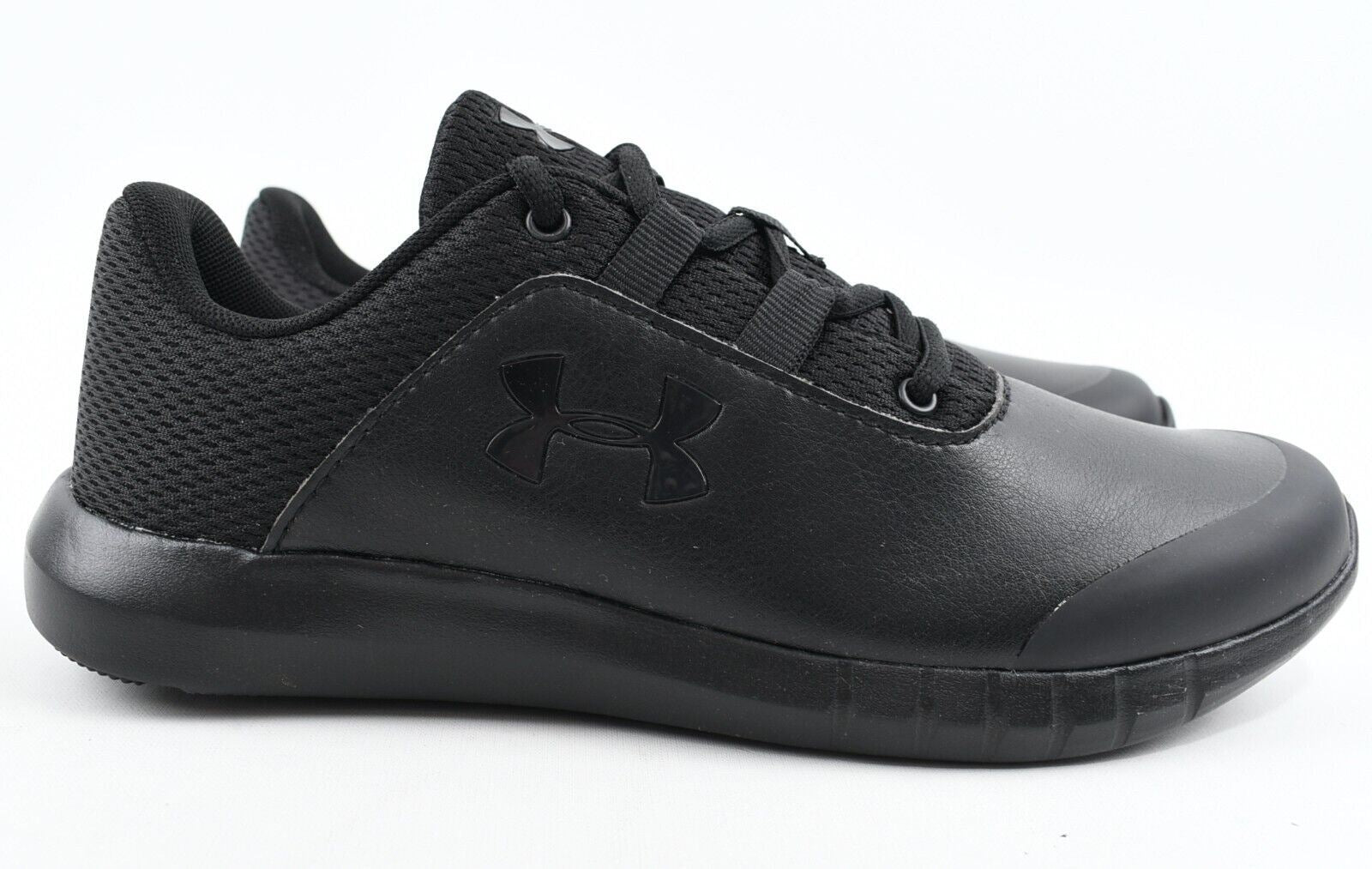 UNDER ARMOUR Kids MOJO Trainers Sport School, Black, Junior size UK 4.5