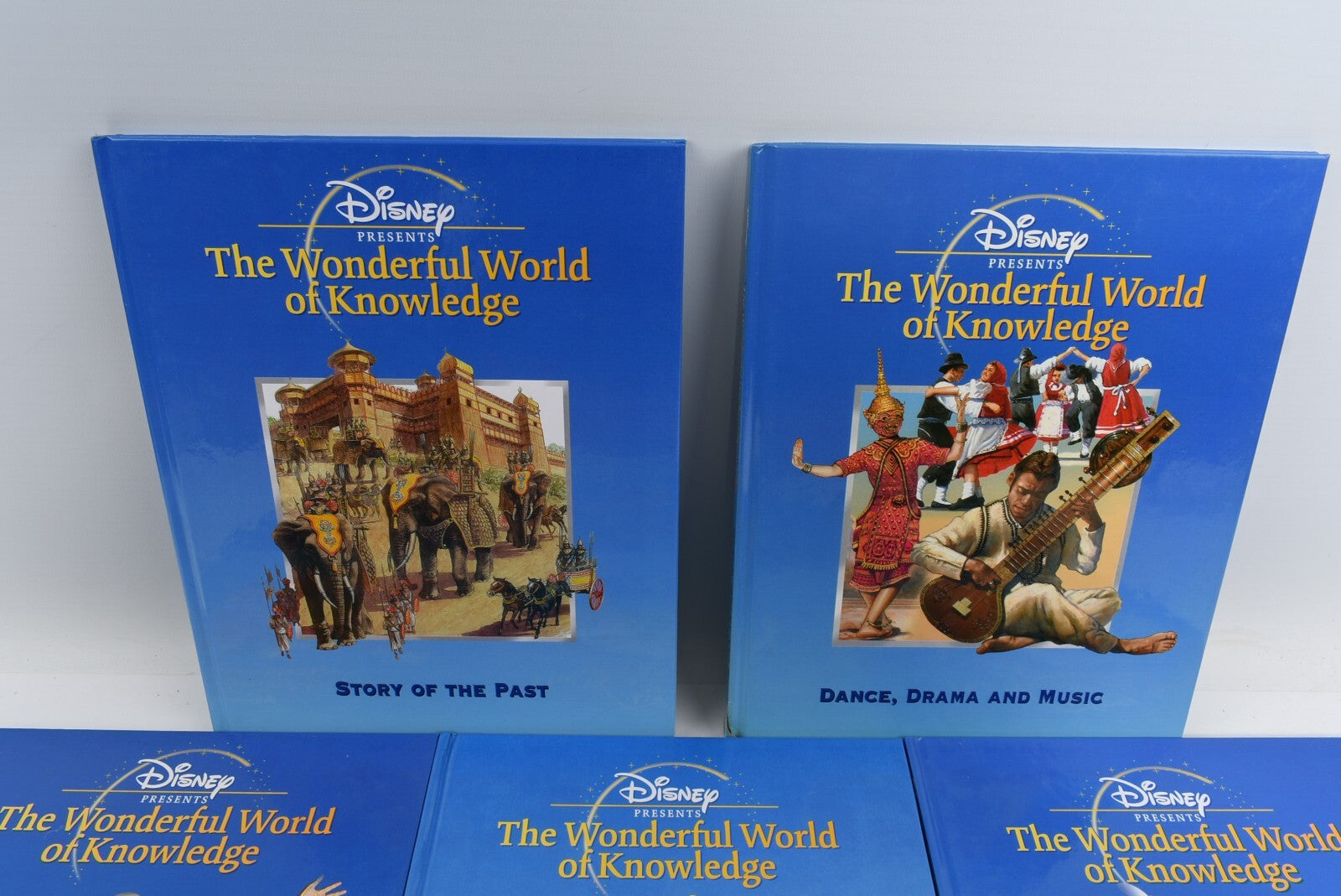 Disney presents THE WONDERFUL WORLD OF KNOWLEDGE / Set of 8 Books (1999)