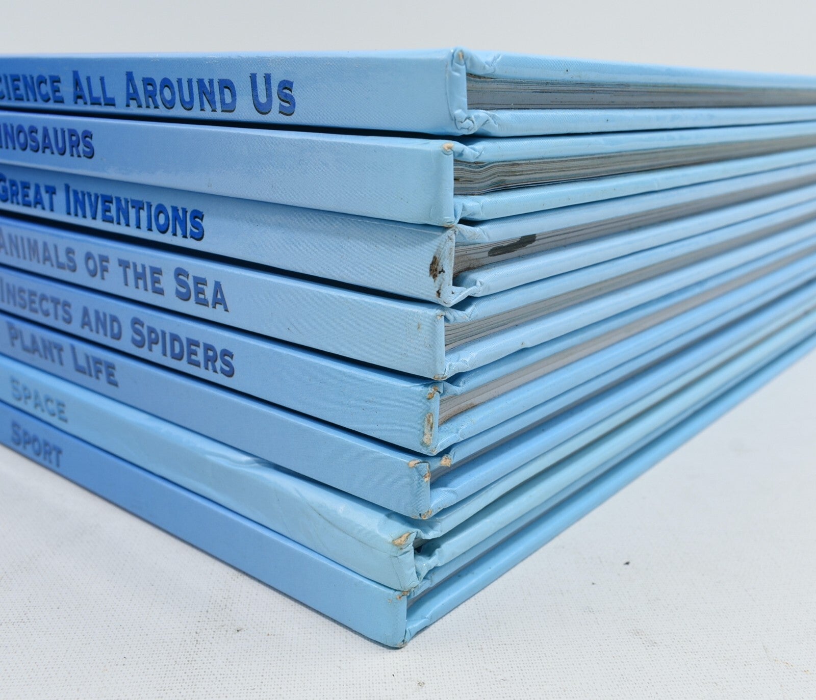 Disney presents THE WONDERFUL WORLD OF KNOWLEDGE - Set of 8 Books (1999)