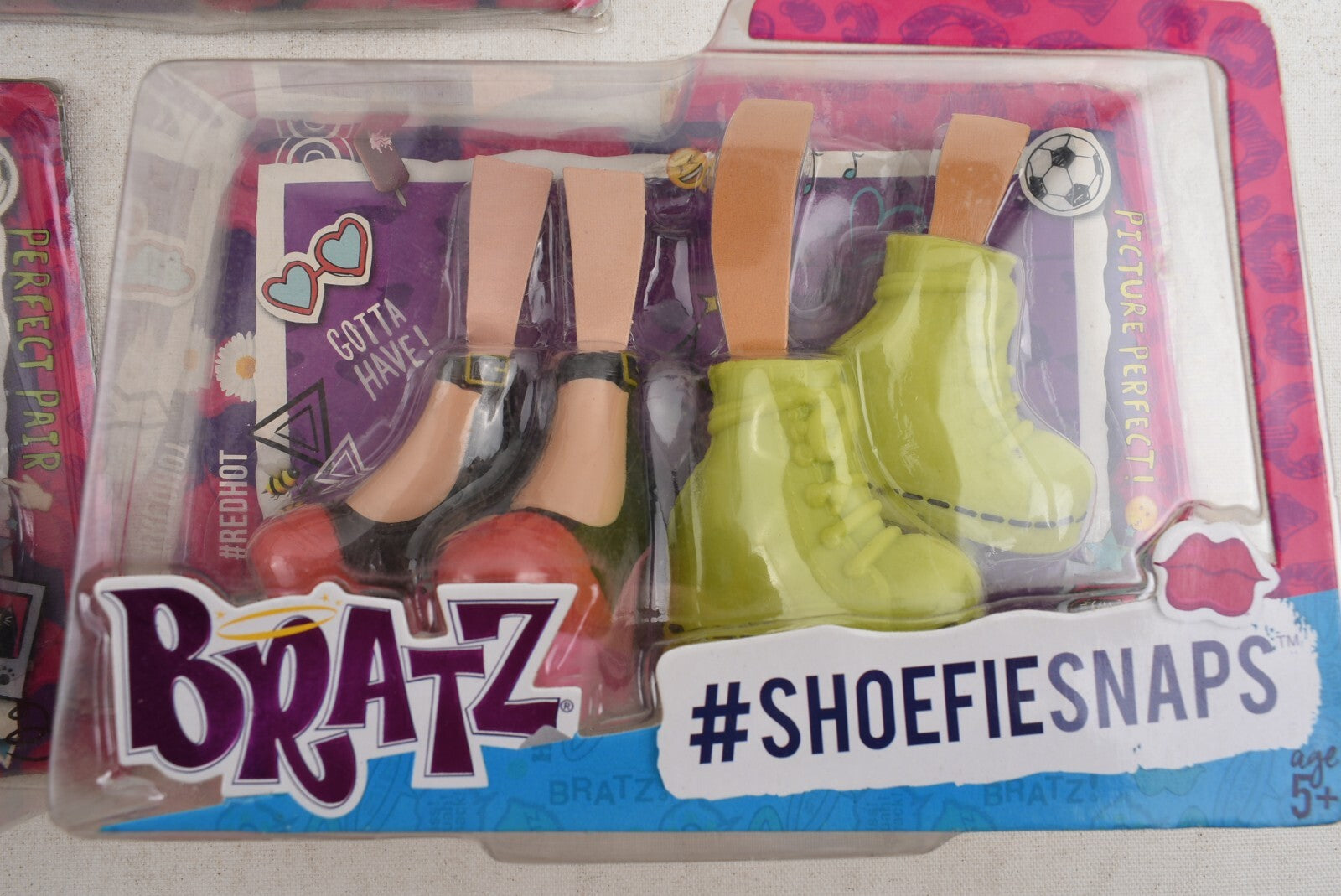 BRATZ SHOEFIESNAPS x 3 - Receive 3 Sets (6 Pairs)