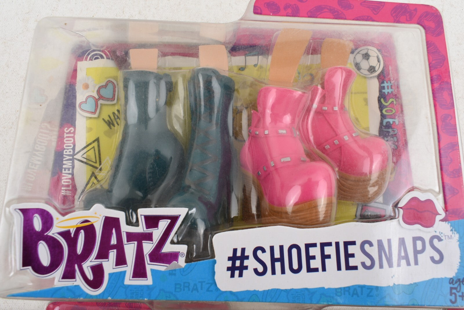 BRATZ SHOEFIESNAPS x 3 - Receive 3 Sets (6 Pairs)