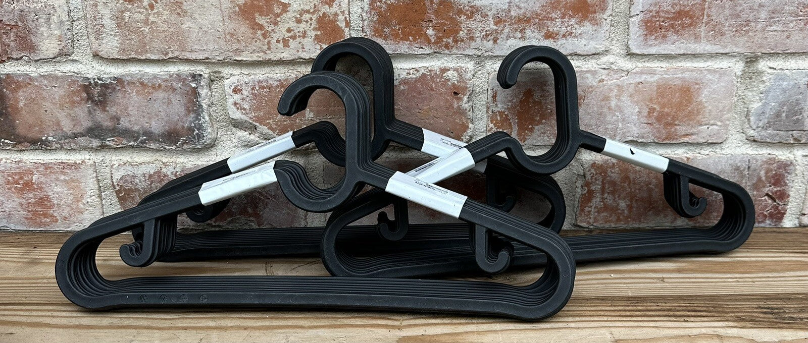 30×IKEA SPRUTTIG Black Hangers - Set of 10, Durable, Premium Quality, 39cm width