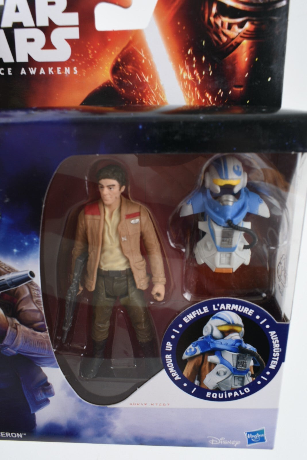 STAR WARS: The Force Awakens - POE DAMERON Armour Up Figure