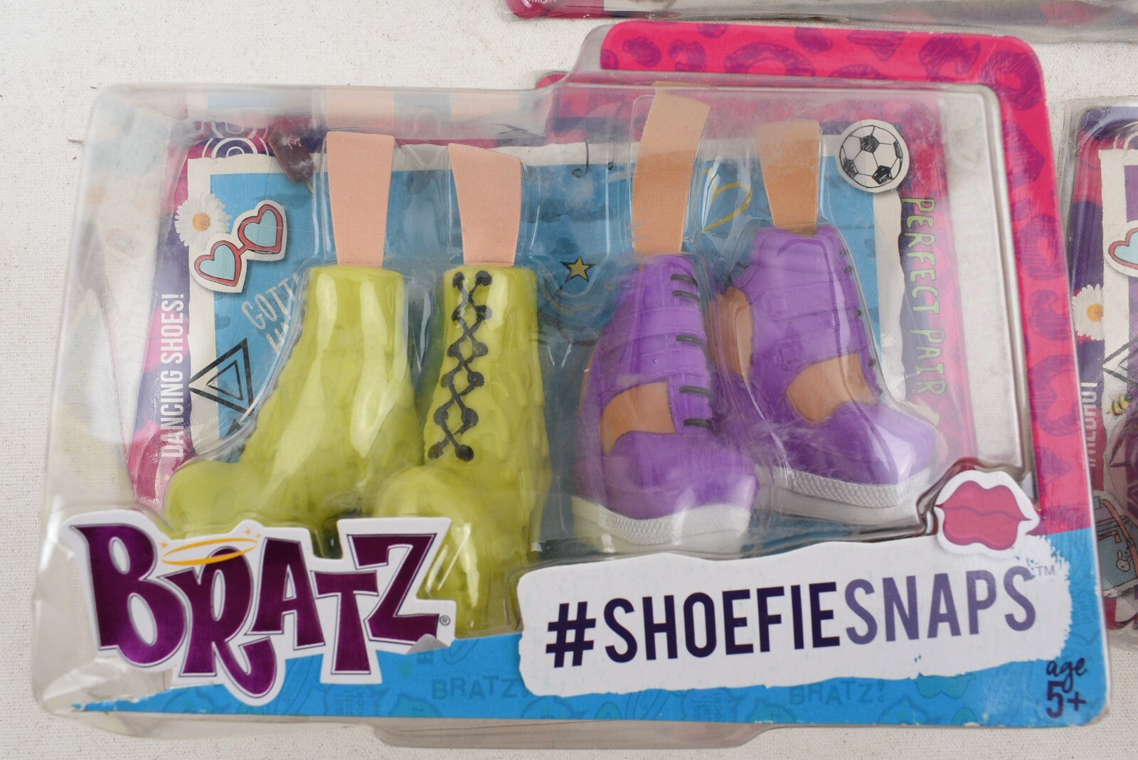 BRATZ SHOEFIESNAPS x 3 - Receive 3 Sets (6 Pairs)