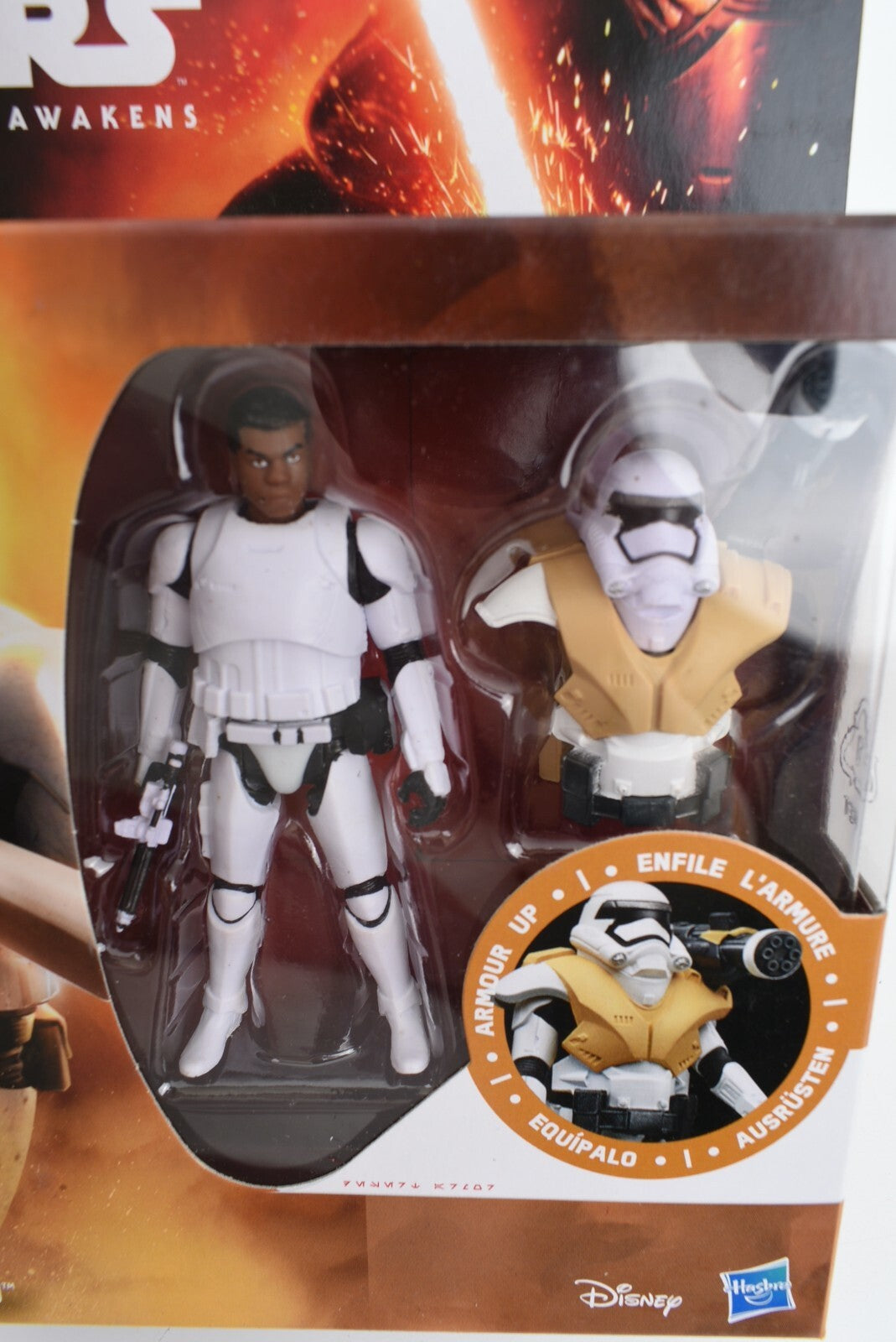 STAR WARS: The Force Awakens - FINN (FN-2187) Armour Up Figure