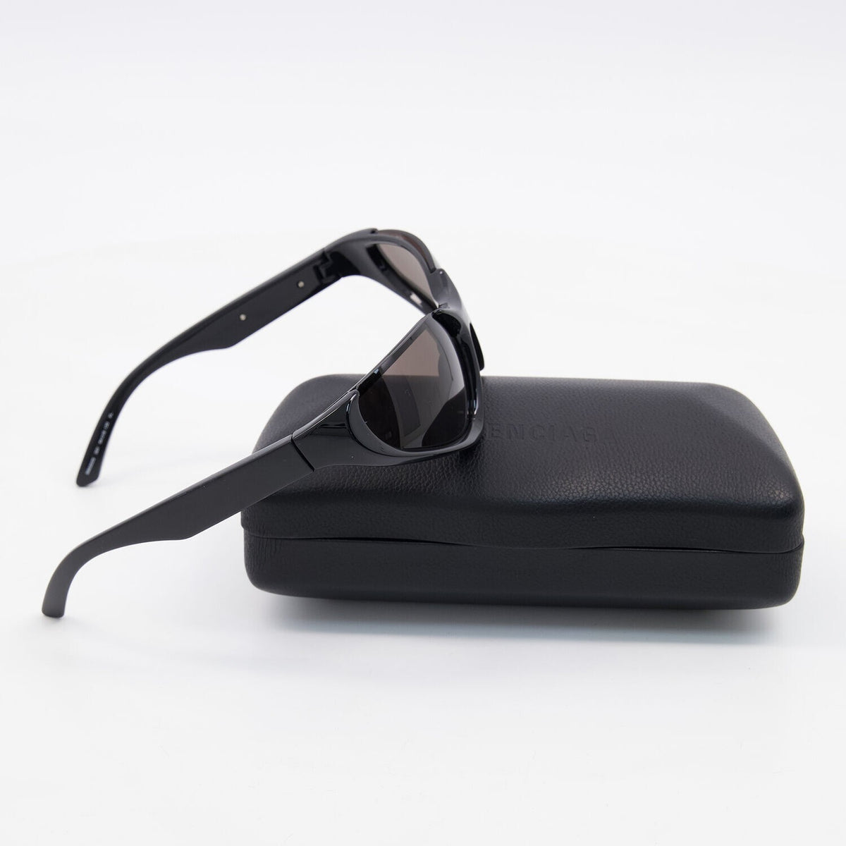 NEW BALENCIAGA BB0202S 001 BLACK OVERSIZED WOMEN SUNGLASSES BALENCIAGA EYEWEAR