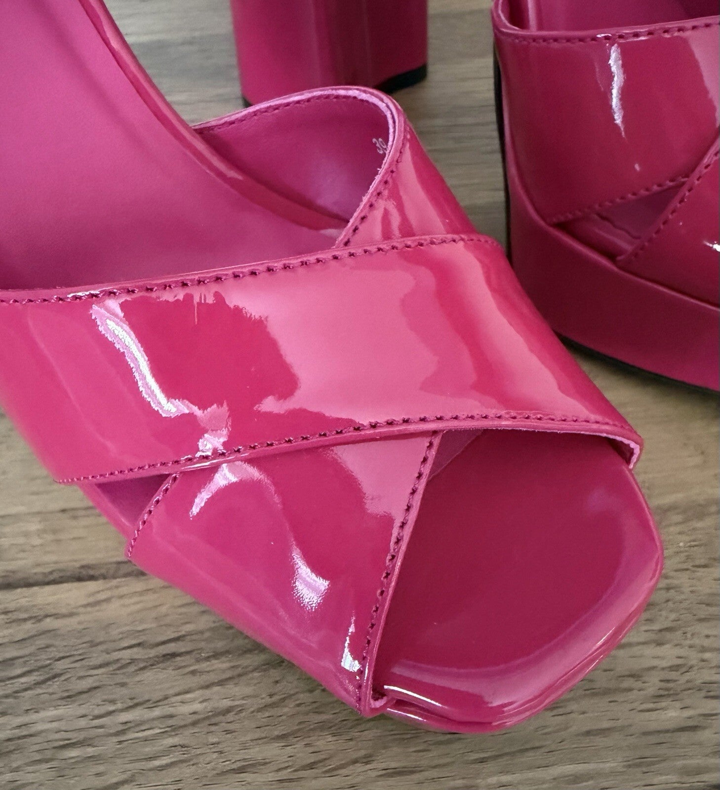 Love Moschino Sandals Block High Heels Pink Fuchsia EU38 UK6  NEW