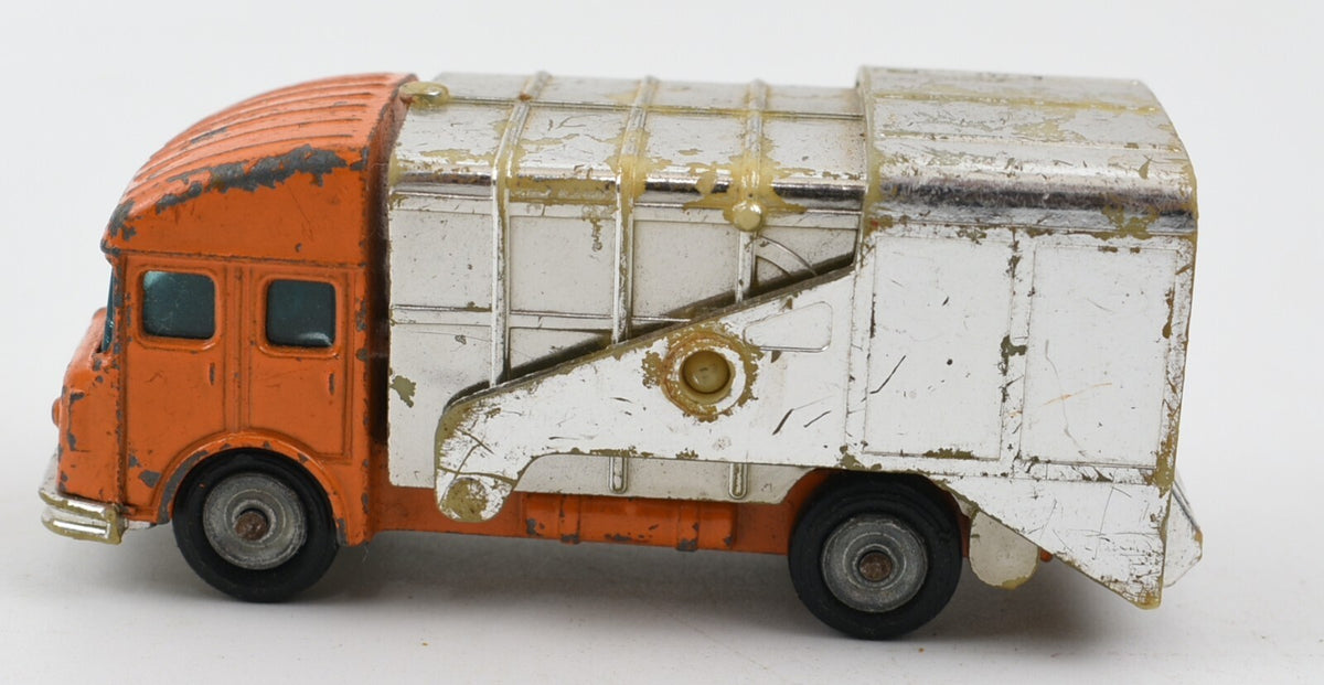 Vintage Corgi Juniors - S&D REFUSE VAN 1:64 Garbage Truck Model