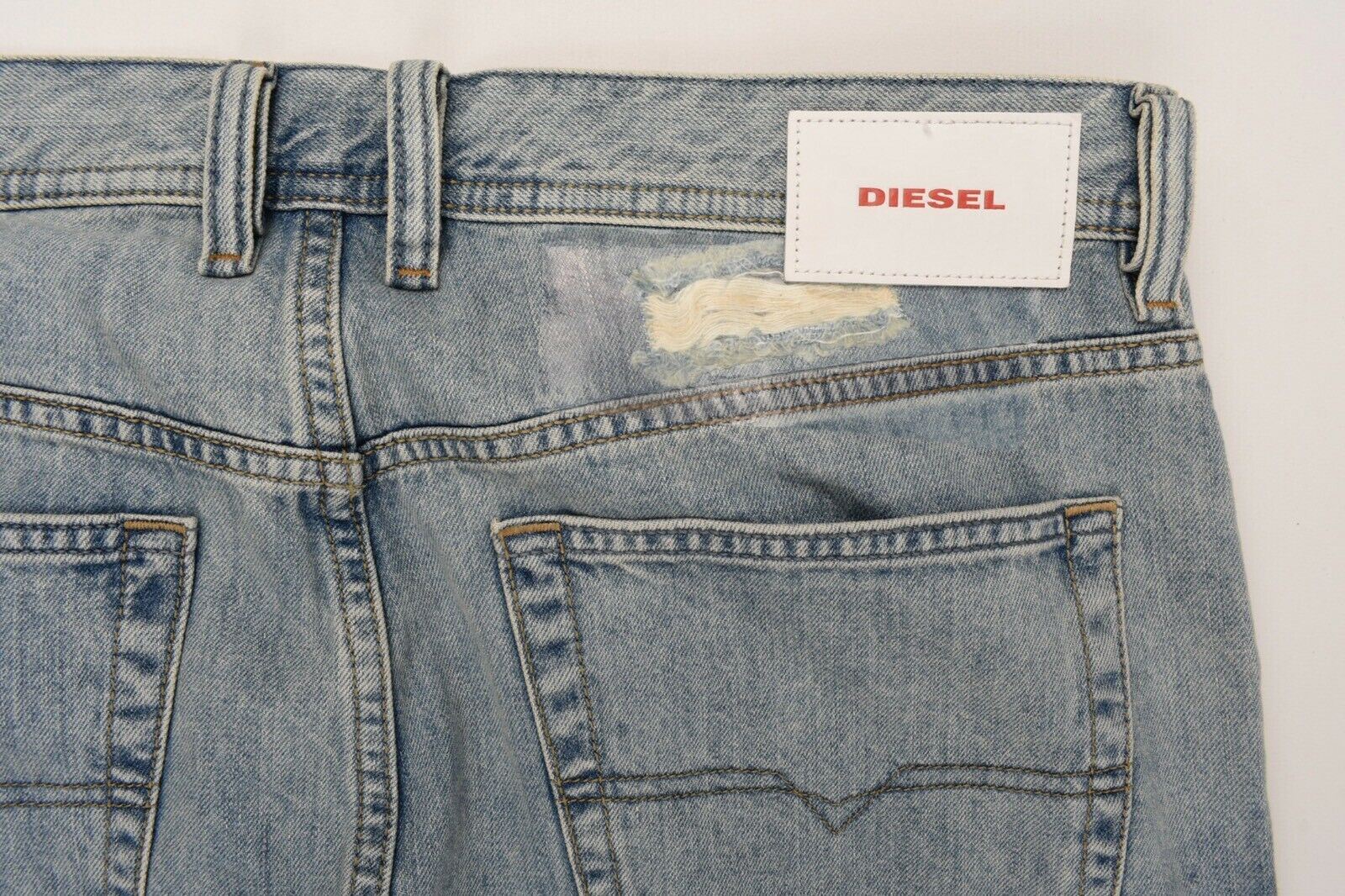 DIESEL Men's DAGH Cropped Jeans, Regular Straight Leg, Light Blue, W30 W31 W32