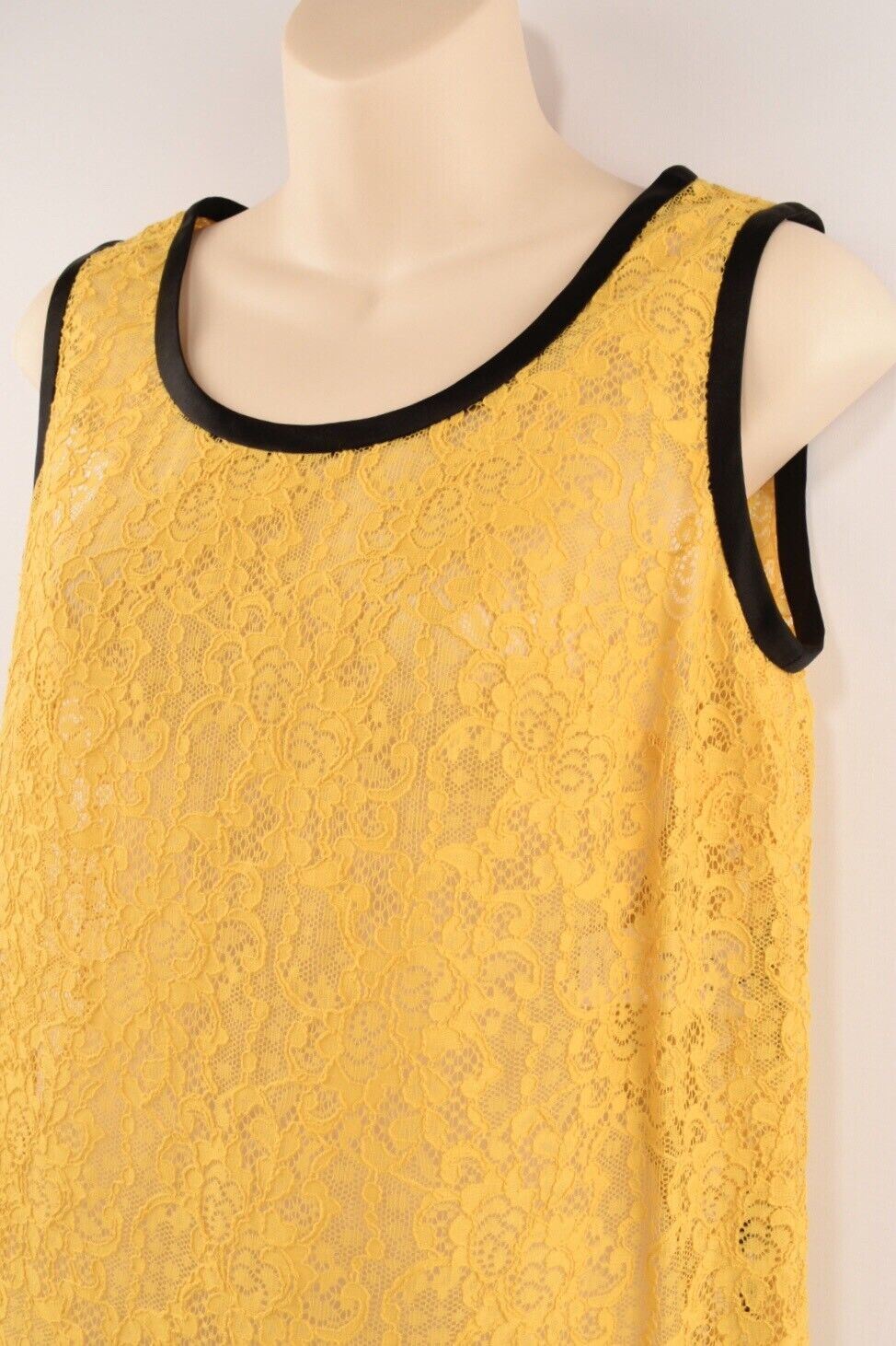 DOLCE & GABBANA Women's Lace Sleeveless Top, Yellow, size UK 8 / IT 40