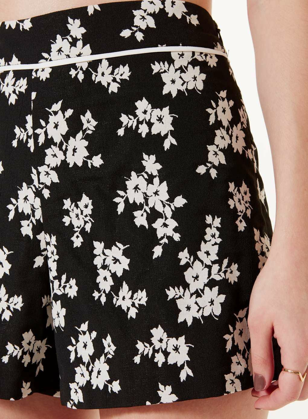 MISS SELFRIDGE Women's Black Mono Floral Jacquard Shorts size UK 4