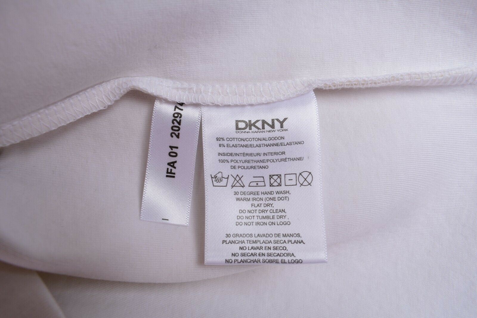 DKNY Men's Designer 1/2 Sleeve Scuba Top, White, size M