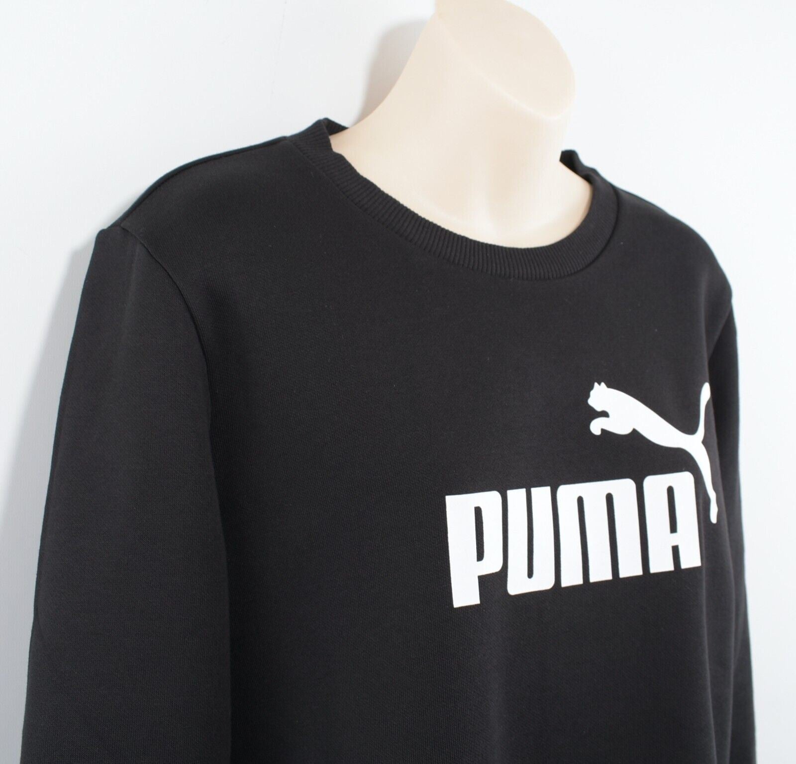 PUMA Women's Crew Neck Logo Sweatshirt, Recycled Materials, Black size XS - UK 8