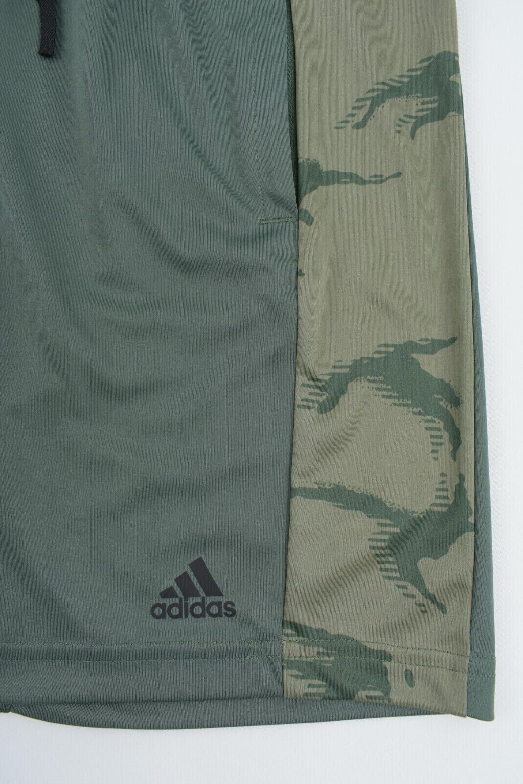 ADIDAS Boys' D2M Designed To Move Shorts, Green/Camo, size 7-8 Years