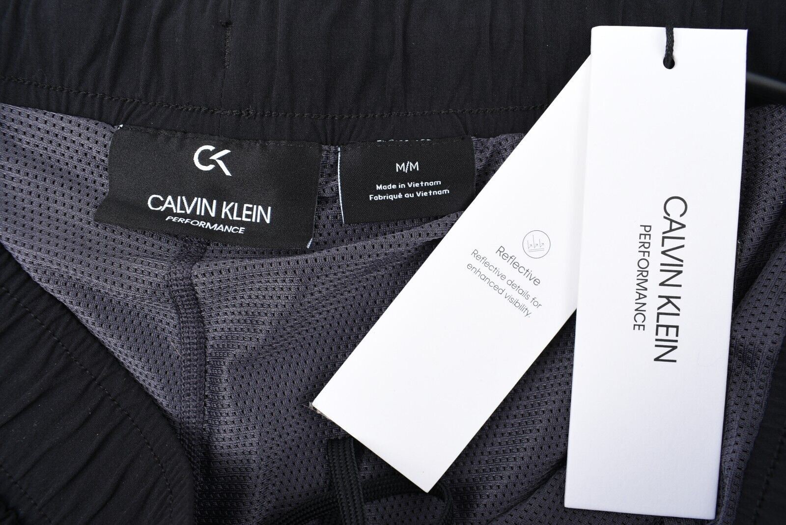 CALVIN KLEIN Performance: Men's 2-in 1 Workout Shorts, Black/Grey, size MEDIUM