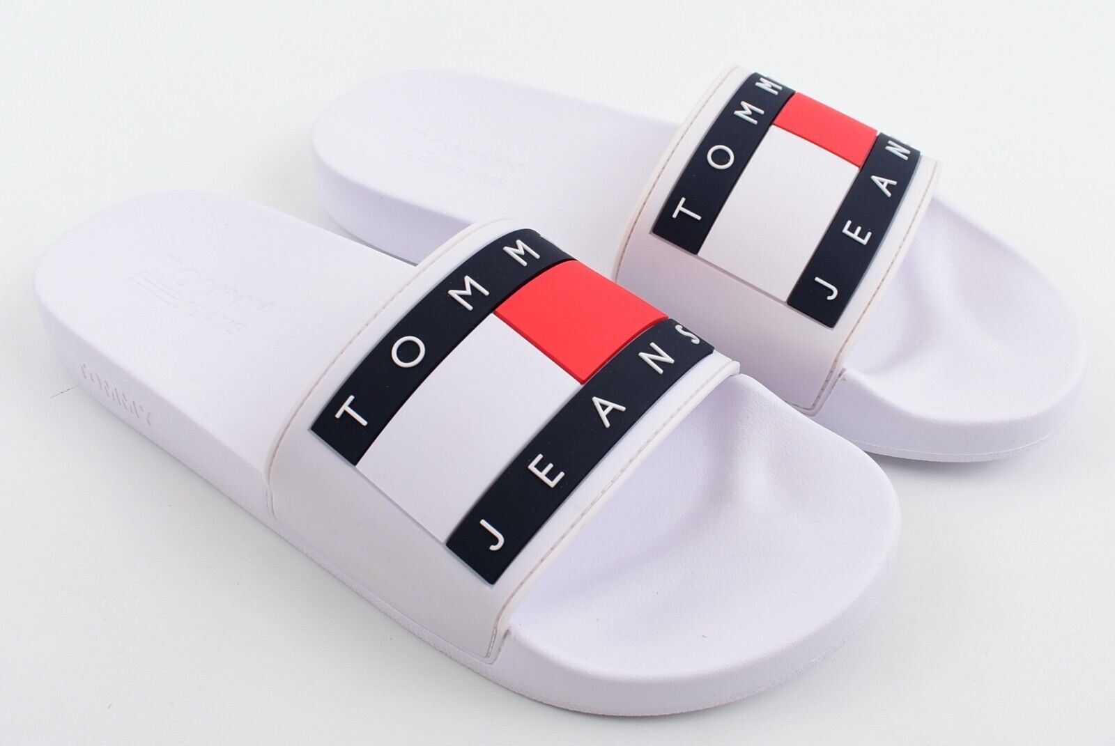 TOMMY HILFIGER Men's Flag Logo Pool Sliders Sandals, White, size UK 9 /EU 43