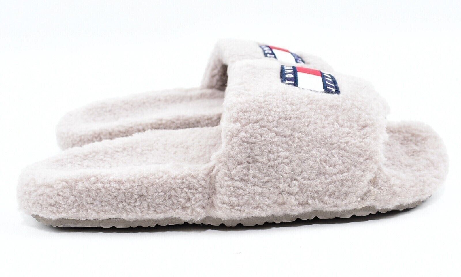 TOMMY HILFIGER - TOMMY JEANS Women's GINZO Fleece Sliders, Grey size UK 5 /EU 38