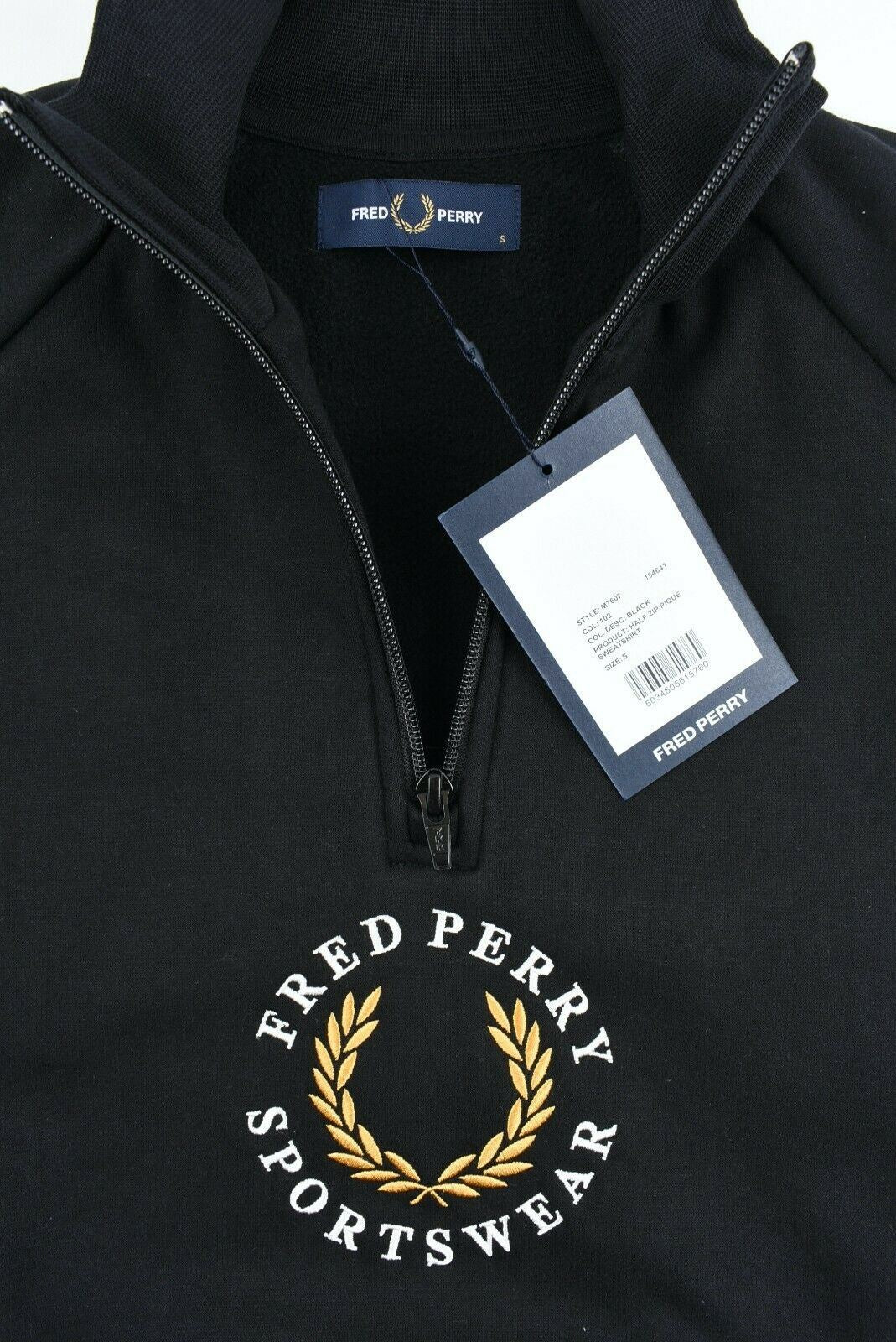 FRED PERRY Menâs Half Zip Logo Sweatshirt, Black, size SMALL