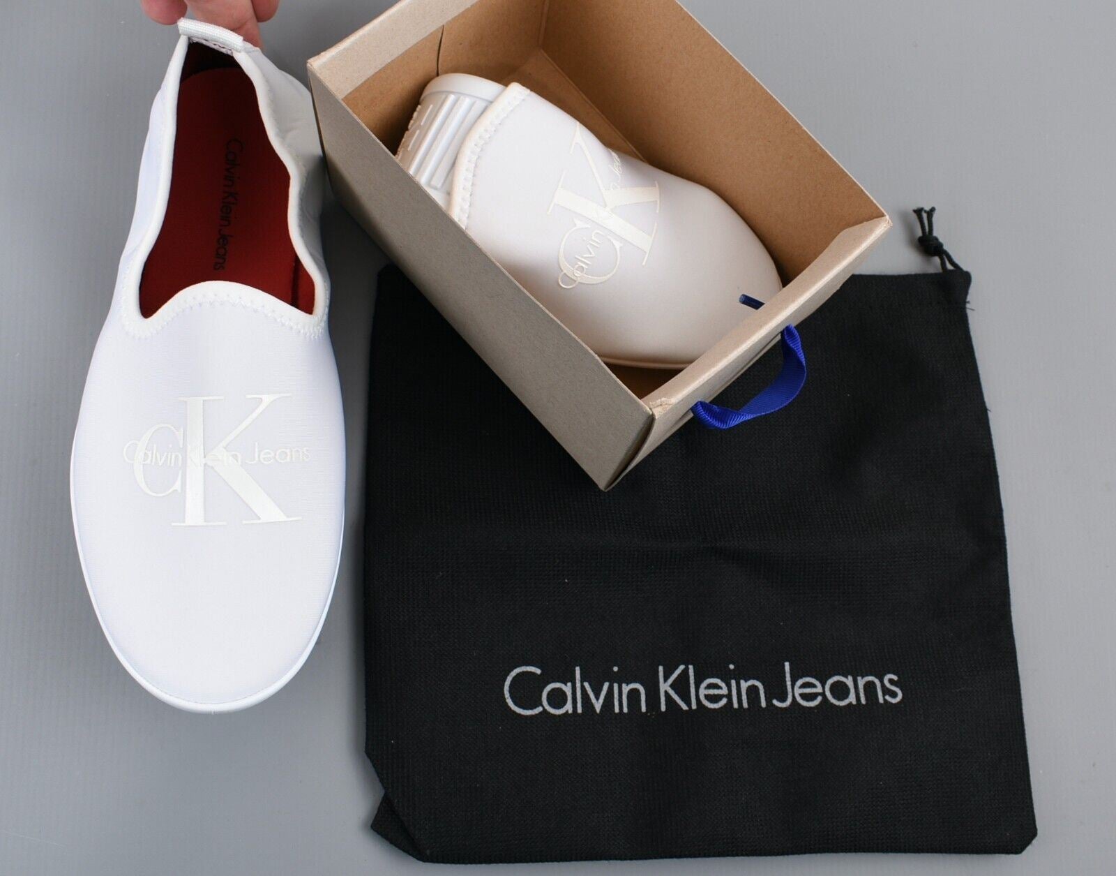CALVIN KLEIN JEANS Women's TRACY Neoprene Slippers, White/Red, size M (UK 6)quan