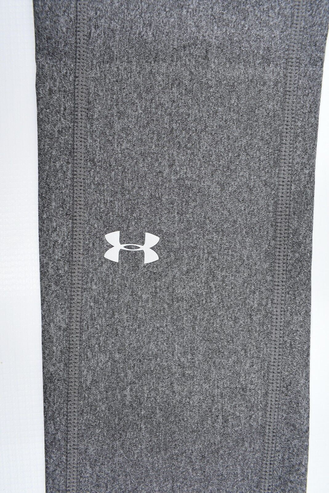 UNDER ARMOUR Activewear Women's HeatGear Leggings, Carbon Grey, size XS (UK 8)