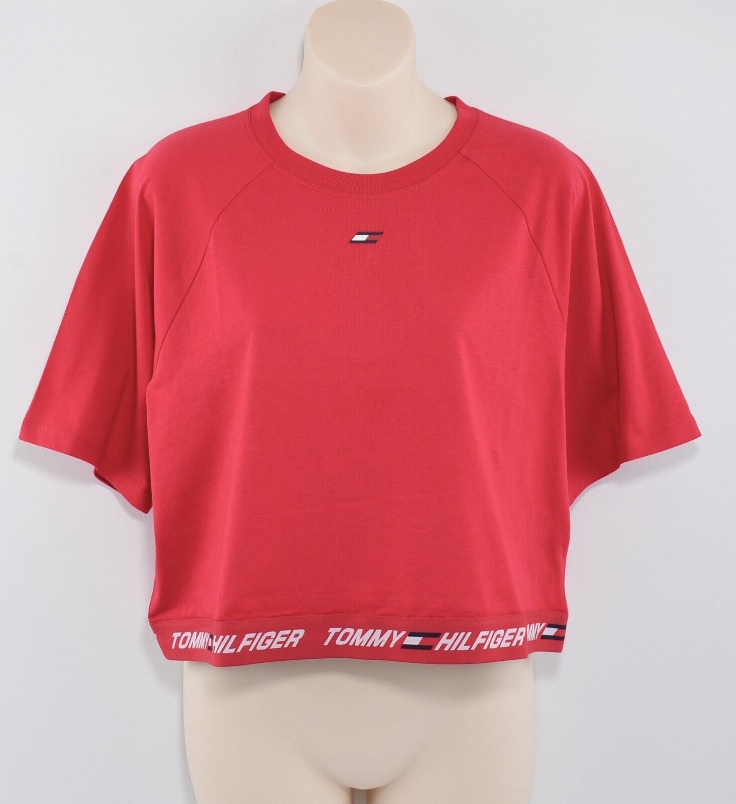 TOMMY HILFIGER Women's Logo Hem Relaxed Fit Cropped Top, Red, size S (UK 10)