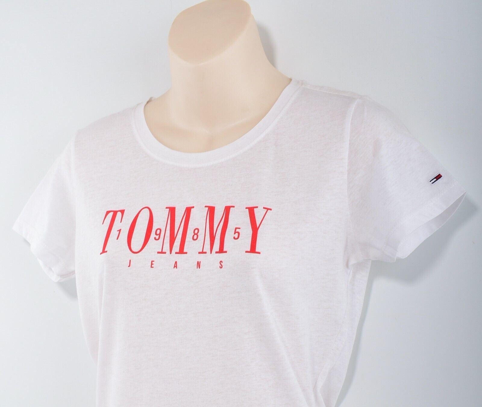 TOMMY HILFIGER Women's Casual Logo Tee, T-shirt, White/Red Logo, size M (UK 12)