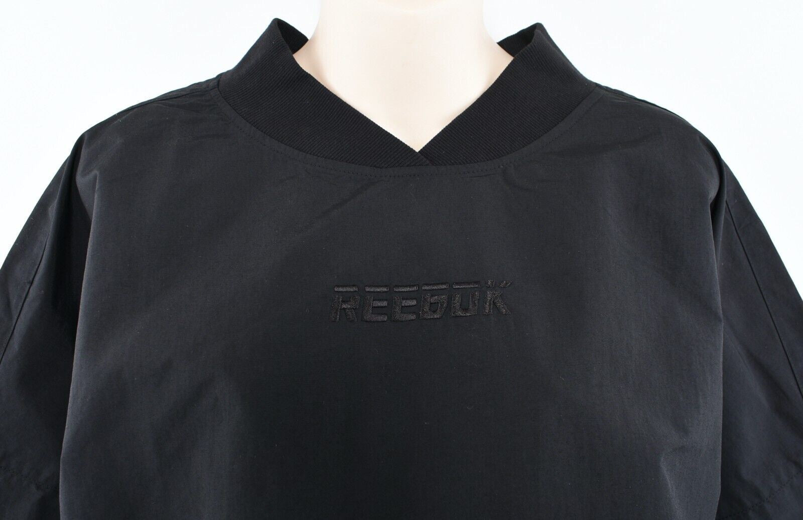 REEBOK Women's MEET YOU THERE Pull Over Top, Black, size S (UK 8-10)