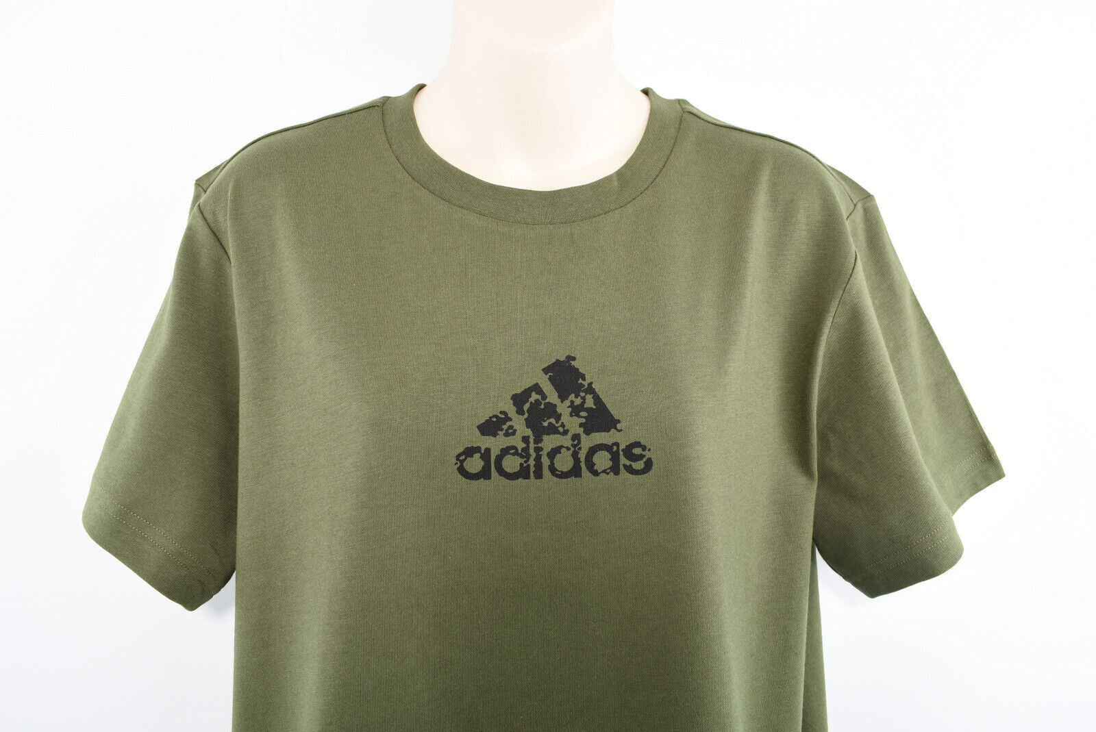 ADIDAS Women's Badge of Sport Logo T-shirt, Wild Pine (Green), size S /UK 8-10