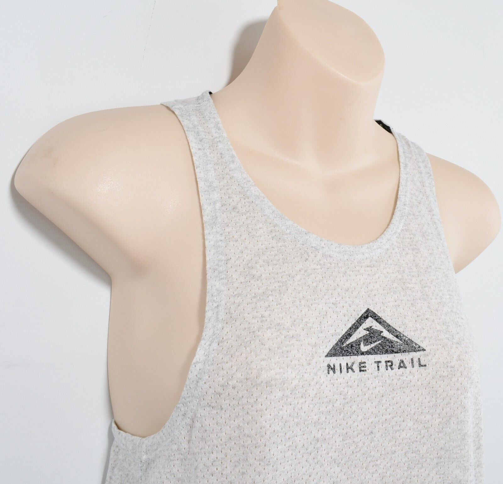 NIKE Womens CITY SLEEK Trail Running Tank Top, Grey/Silver, size M /UK 12